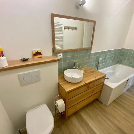 Lägenhet Agreable Maison De Sur Trois Etages *