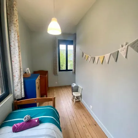 Agreable Maison De Sur Trois Etages Lägenhet
