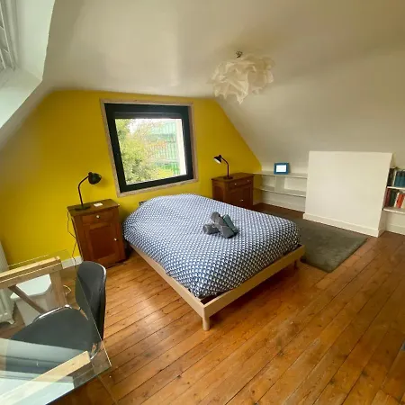 Agreable Maison De Sur Trois Etages Lägenhet *